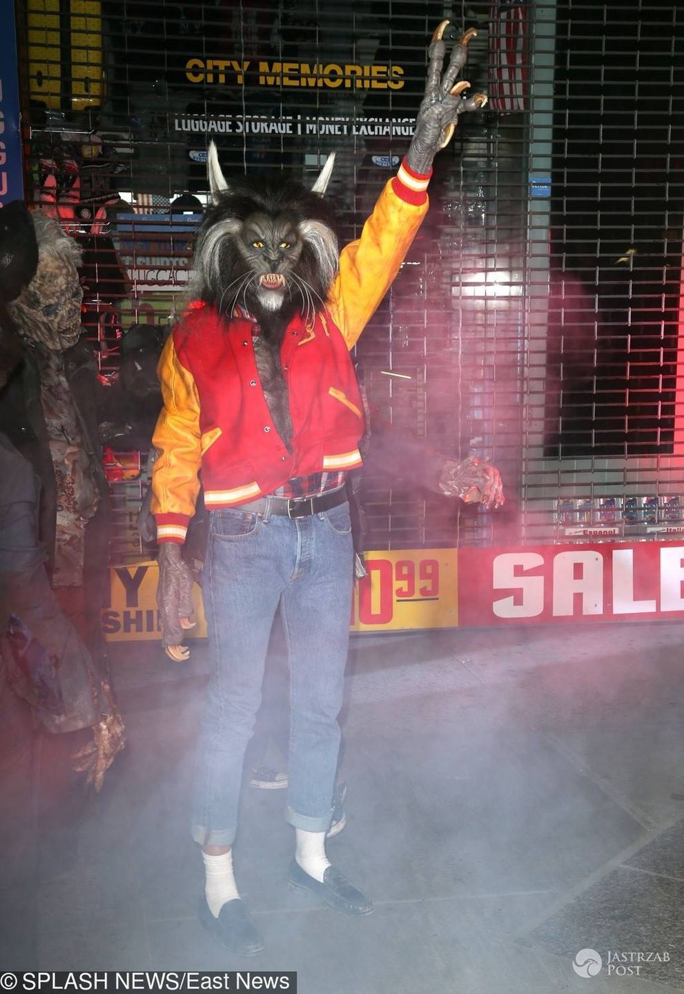 Heidi Klum jako wilkołak z teledysku Michaela Jacksona "Thriller" na Halloween (2017)