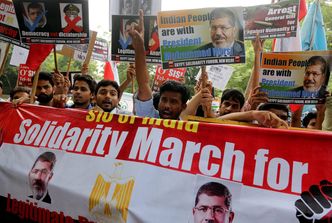Protesty w Egipcie. MSW wzywa zwolenników Mursiego do zakończenia demonstracji