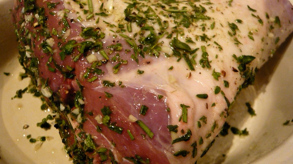 Surowy udziec z jagnięciny nowozelandzkiej z usuniętą kością (mięso i tłuszcz)