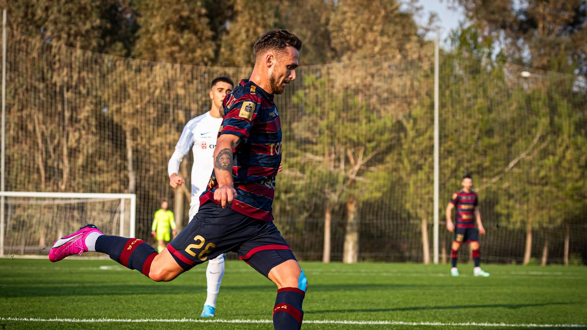 Materiały prasowe / Wiola Ufland / Pogoń Szczecin / Linus Wahlqvist w sparingu Pogoni Szczecin z NK Celje