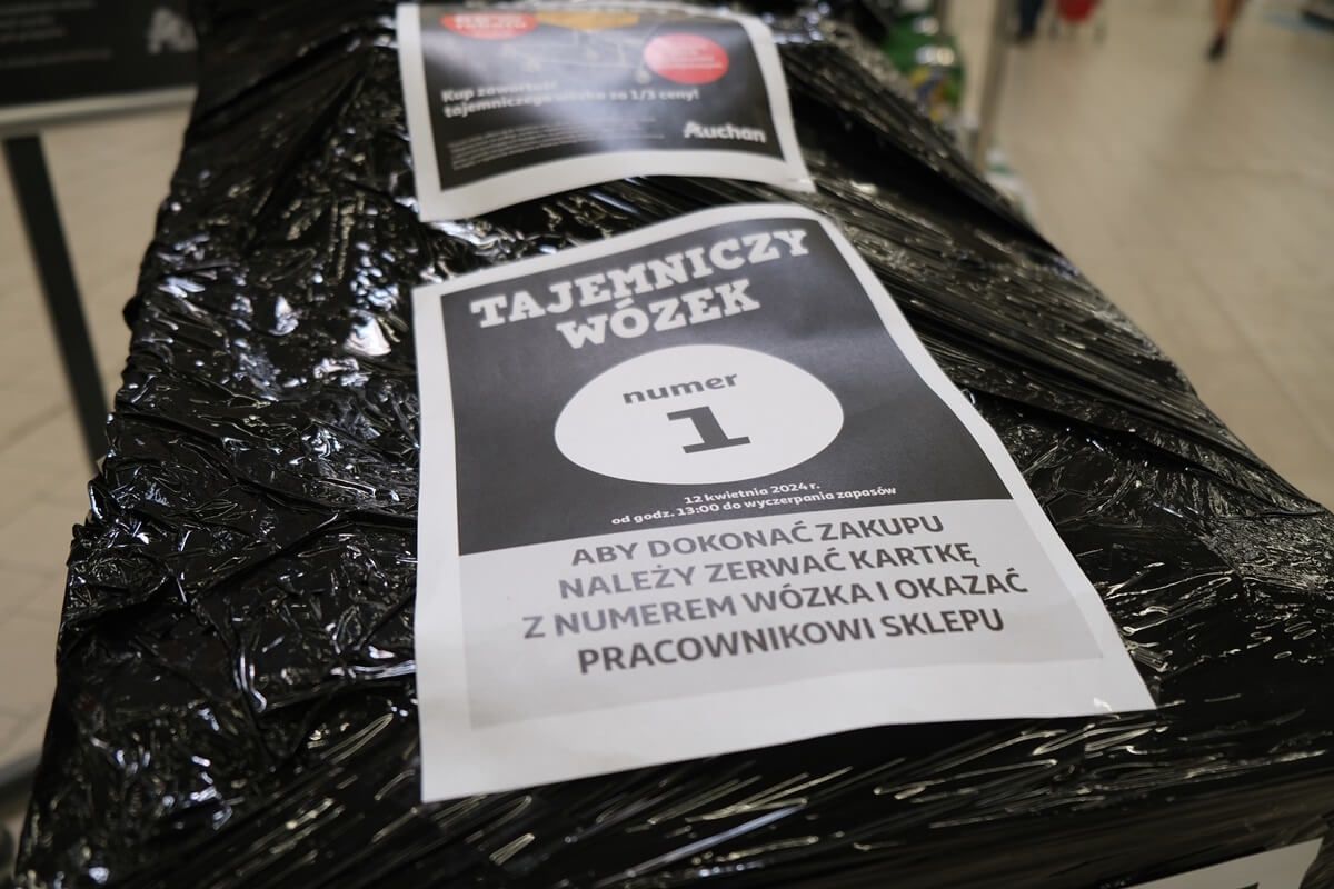 „Tajemniczy wózek” w Auchan