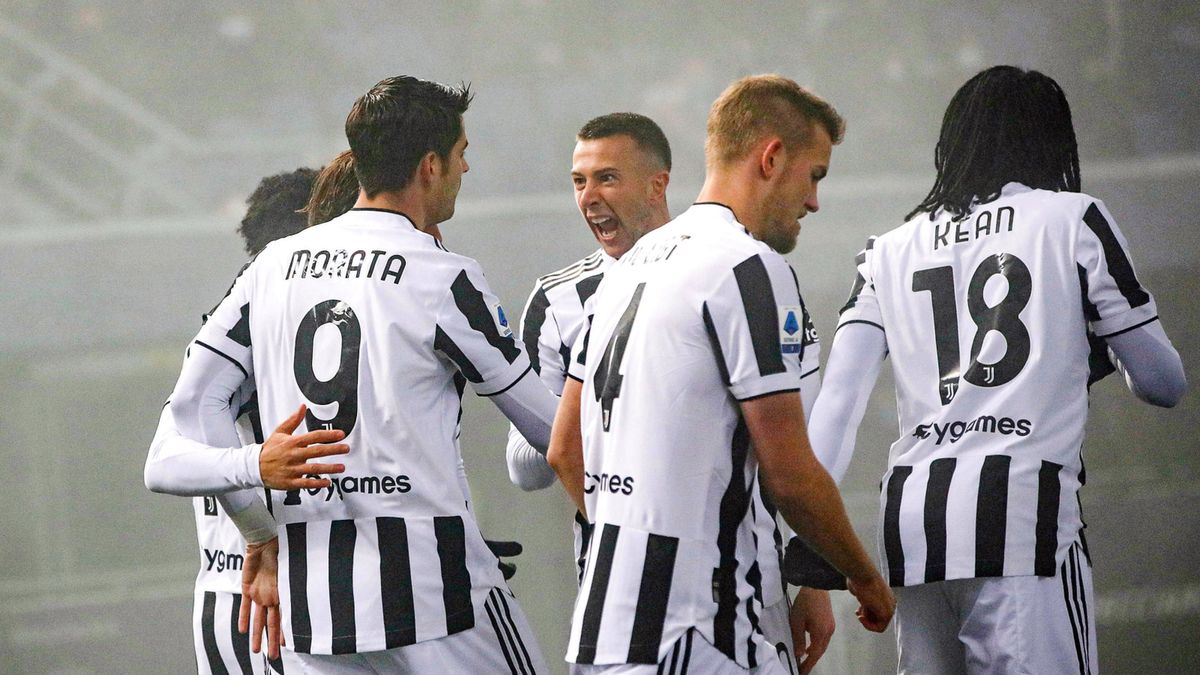 piłkarze Juventusu cieszą się z bramki