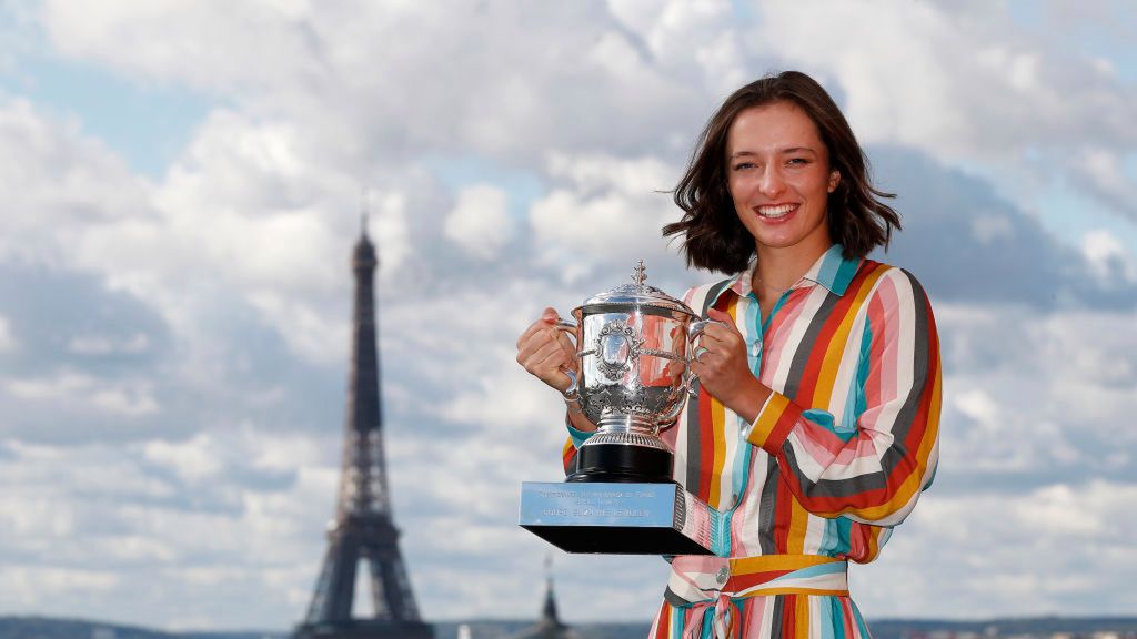 Zdjęcie okładkowe artykułu: Getty Images /  Clive Brunskill / Na zdjęciu: Iga Świątek, mistrzyni Roland Garros 2020