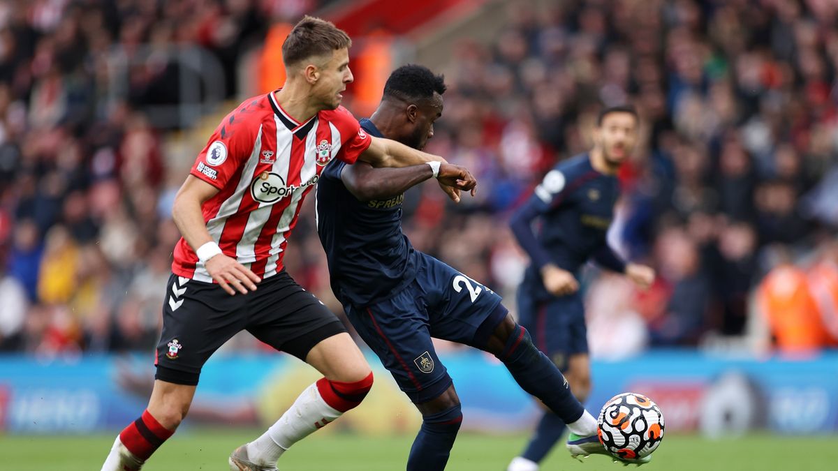 Zdjęcie okładkowe artykułu: Getty Images / Eddie Keogh / Na zdjęciu: Jan Bednarek (z lewej) i Maxwel Cornet 