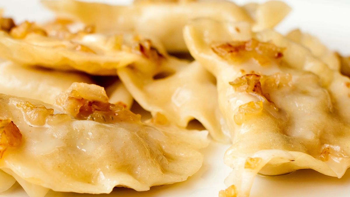 Świąteczne pierogi z cebulką