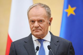 Donald Tusk zabrał głos ws. podwyżek dla nauczycieli. Wskazał na wojsko