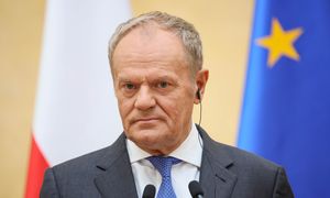 Donald Tusk zabrał głos ws. podwyżek dla nauczycieli. Wskazał na wojsko
