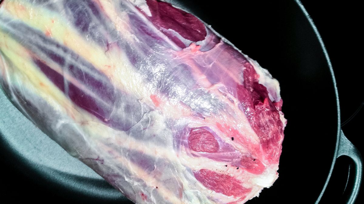 Surowa goleń cielęca (samo mięso)