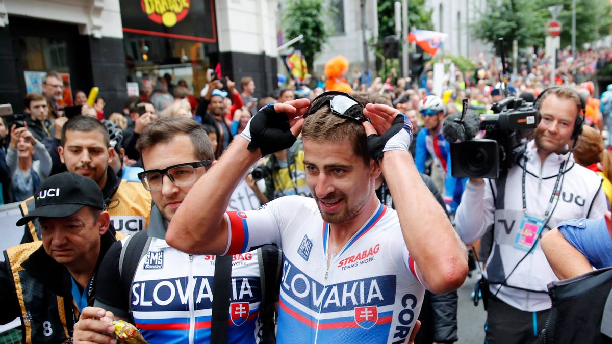 PAP/EPA / Na zdjęciu: Peter Sagan (w środku)