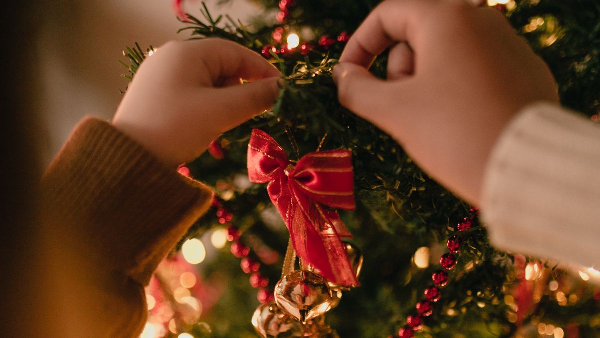 Przy dekorowaniu choinki warto zwrócić uwagę na szczegóły