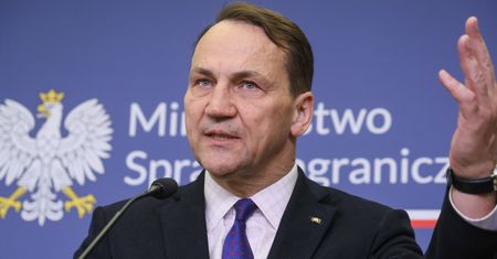 Ambasador Rosji wezwany do MSZ. Sikorski zdradza szczegóły