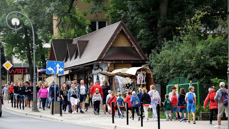 Tłumy w Zakopanem. Turystów więcej niż w Sylwestra