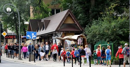Tłumy w Zakopanem. Turystów więcej niż w Sylwestra