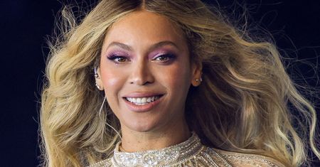 Tłum gwiazd na ślubie matki Jaya-Z. Beyonce zachwyciła
