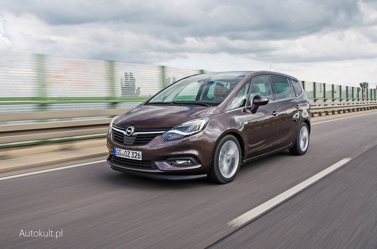 Nowy Opel Zafira 1.6 Direct Injection Turbo - zdjęcia