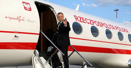 Ujawniamy. Chaos w kabinie pilotów podczas lotu prezydenta Dudy. "Taki trochę Smoleńsk"