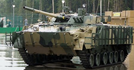 Rosyjski przemysł zaskakuje. Nowe BMP-3 z lepszym pancerzem i zagłuszarkami