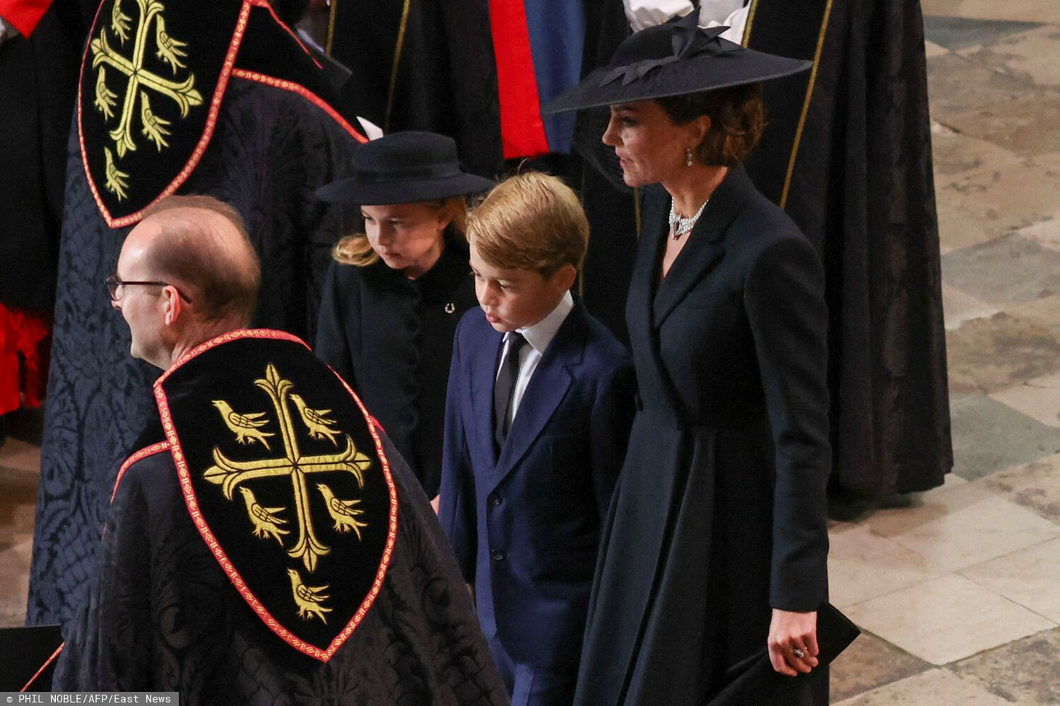 Księzna Kate, książę George, księżniczka Charlotte- Pogrzeb królowej Elżbiety II