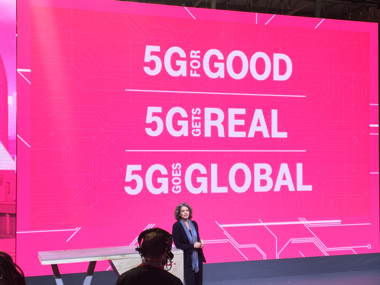 T-Mobile pokazał inteligentne okulary. Wykorzystają sieć 5G