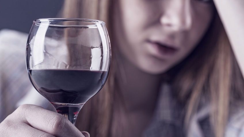 Eksperyment pokazuje szkodliwy wpływ alkoholu na organizm już po 30 dniach picia