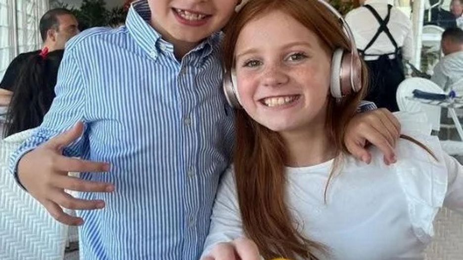 Mama pozwala 11-latce nosić sztuczne paznokcie do szkoły