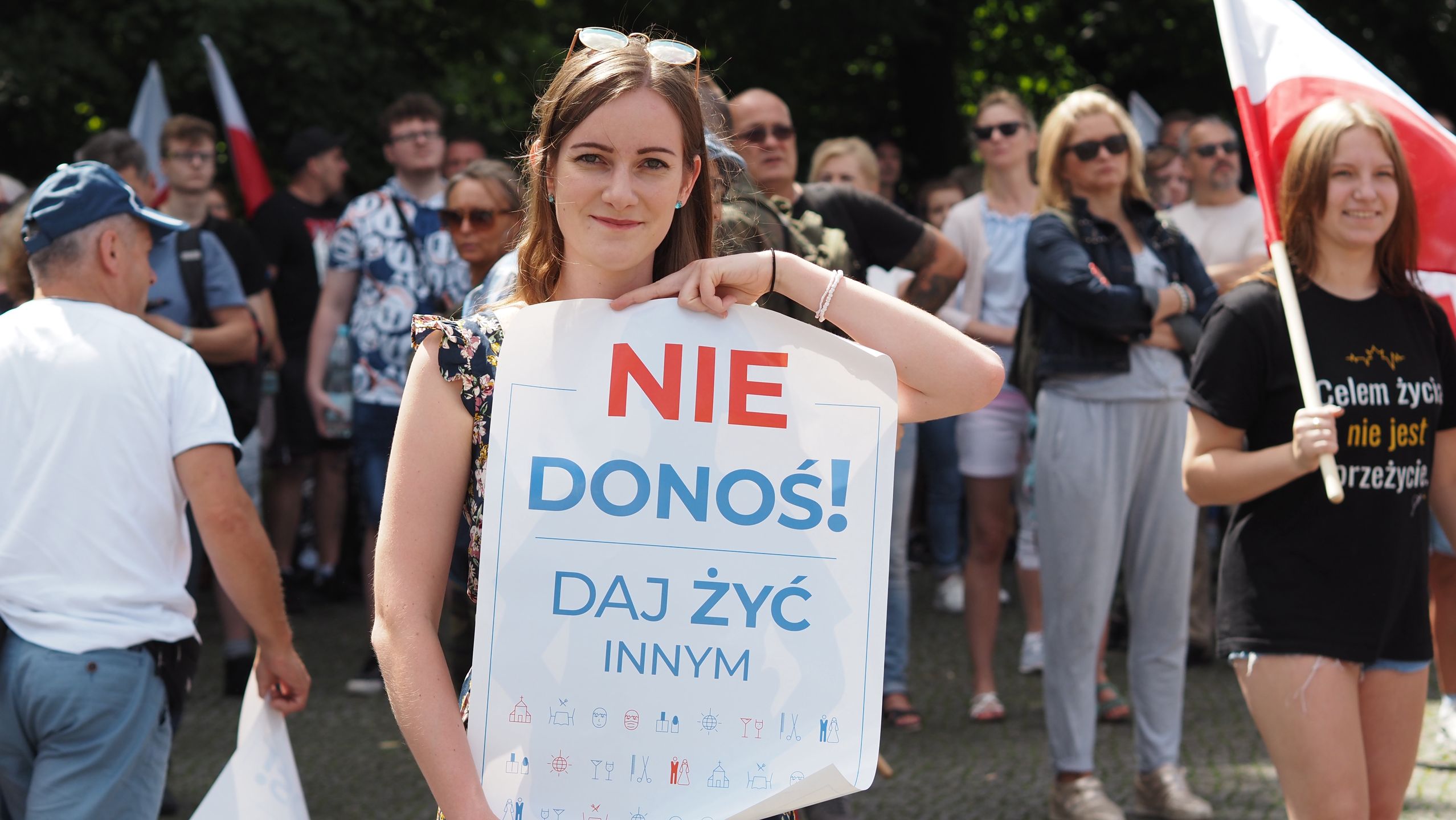 Śląski Marsz Wolności. Tysiące osób na manifestacji antyszczepionkowców w Katowicach