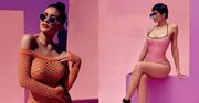 Kylie Jenner wydyma napompowane usta w reklamie okularów