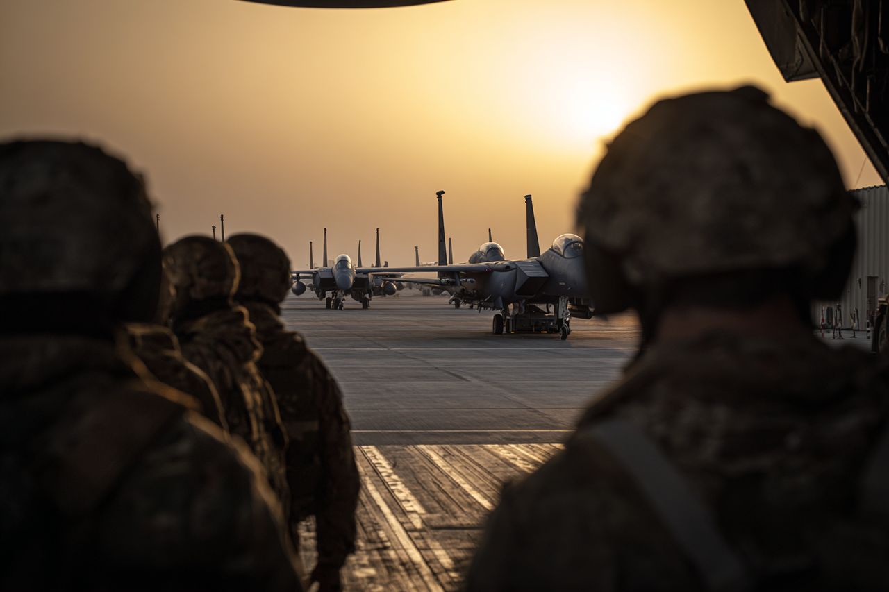 Napięcie na Bliskim Wschodzie rośnie. USA i Wielka Brytania ograniczają obecność wojskową w Katarze