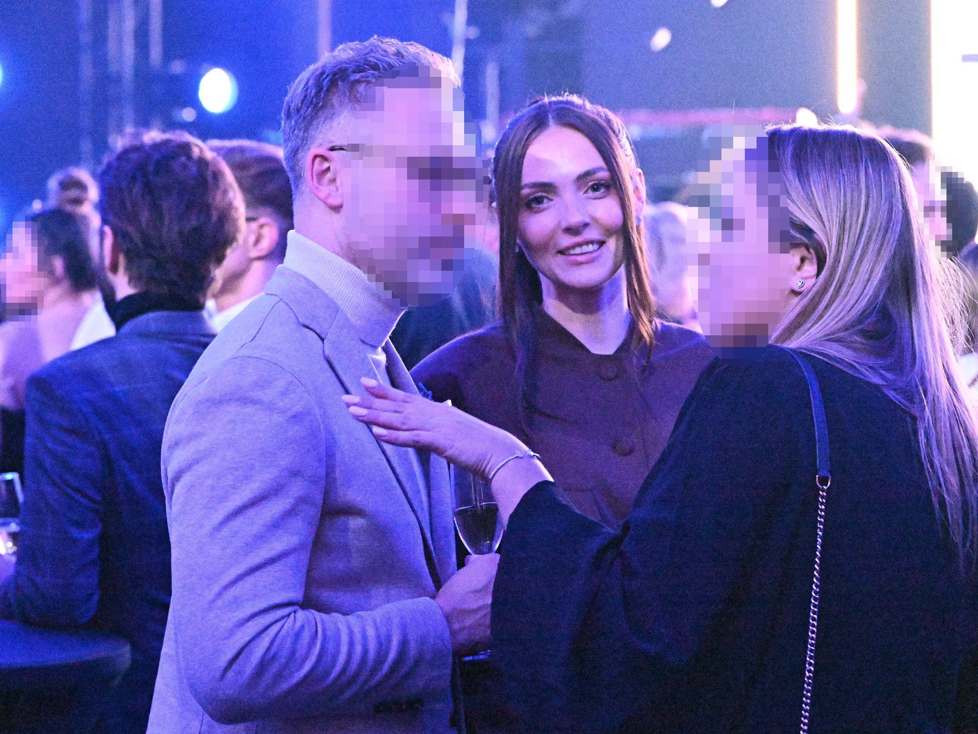 Marcela Leszczak z ukochanym na imprezie 