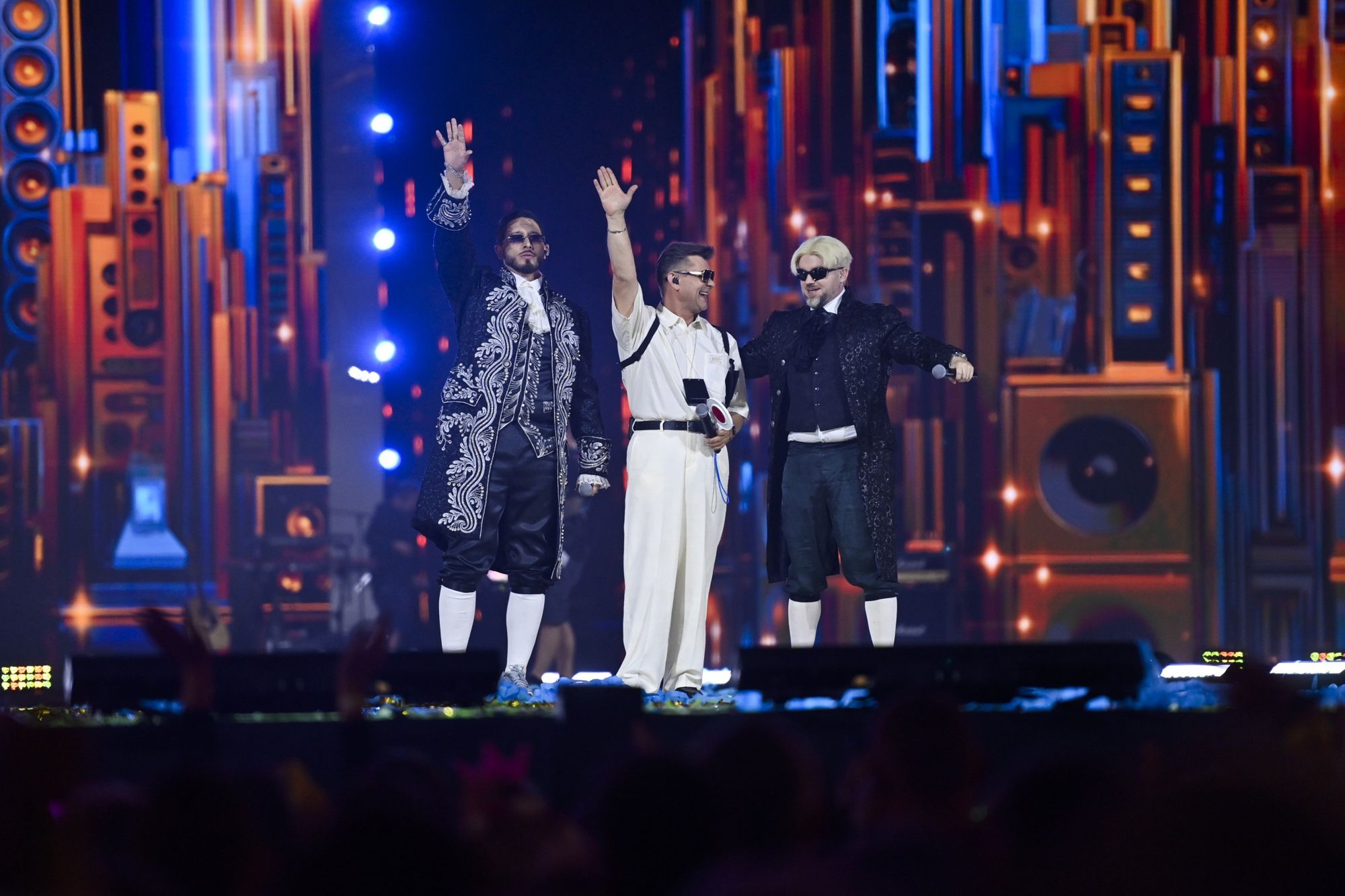 Zenon Martyniuk, Łobuzy