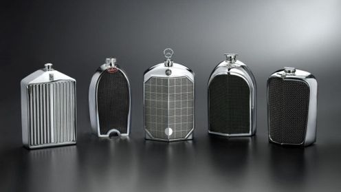 Motoryzacyjne piersiówki - idealne na prezent