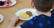 Co z darmowymi obiadami w szkołach? Zastępcza pomoc nie zawsze jest dostępna