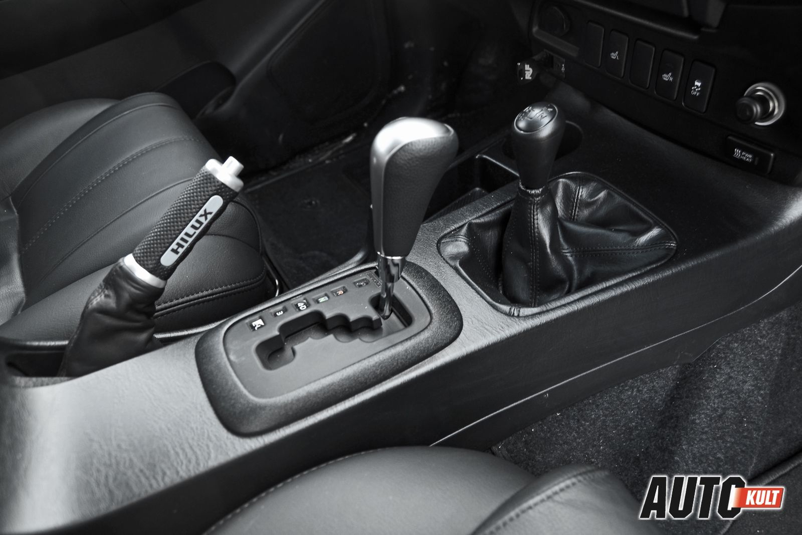 Toyota Hilux SR5 3,0 D4D A/T - test [galeria zdjęć] 20