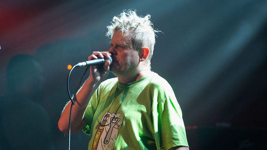 Kazik ze swoim utworem "Twój ból jest lepszy niż mój" znalazł się na Liście Przebojów Trójki. Głosowanie jednak unieważniono.