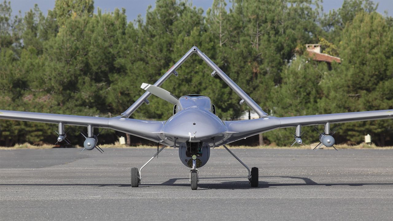 TB2 Bayraktar dla Polski. Bojowe drony z Turcji, które upokorzyły rosyjską obronę przeciwlotniczą - Dron Bayraktar TB2 - maszyny tego typu mają trafić do Polski