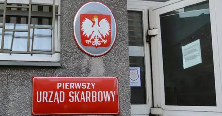 Skarbówka blokuje konta Polaków. Liczba takich przypadków rośnie