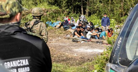 MSWiA wysyła SMS-y do migrantów. "Wracaj do Mińska! Wracaj do domu!"