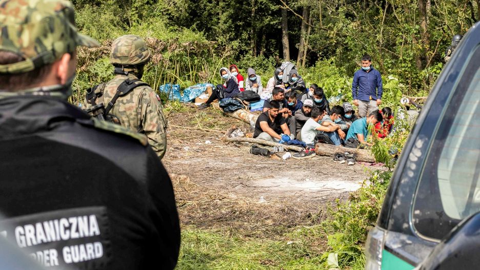 MSWiA wysyła SMS-y migrantom. "Wracaj do Mińska!"