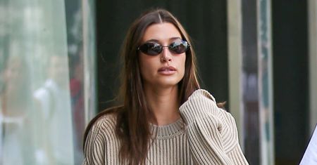 Prościej się nie da. Jesienna stylizacja Hailey Bieber