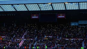 W meczu Premier League zgasło światło na stadionie. Kibice zapalili latarki w telefonach