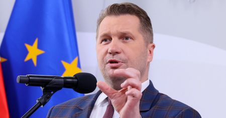 Przemysław Czarnek wyjaśnia, jak radzić sobie z inflacją i problemami finansowymi: "MOŻNA JEŚĆ MNIEJ"