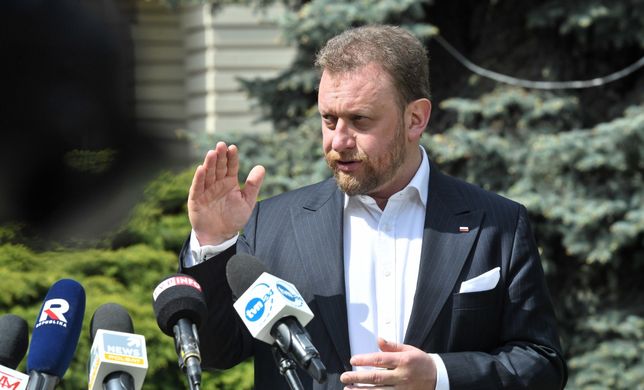 Koronawirus w Polsce. Łukasz Szumowski tłumaczy się z zakupy trefnych maseczek (zdjęcie ilustracyjne)