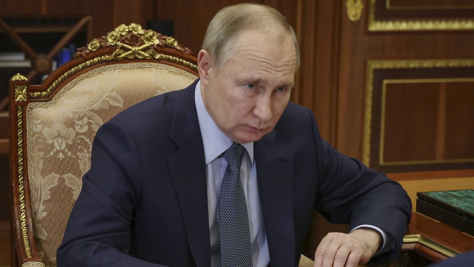 Putin meets Federal Financial Monitoring Service chief in Moscow
epa10511345 Russian President Vladimir Putin meets with the head of the Federal Financial Monitoring Service (Rosfinmonitoring) Yury Chikhanchin (not pictured) at the Kremlin in Moscow, Russia, 09 March 2023.  EPA/MIKHAEL KLIMENTYEV/SPUTNIK/KREMLIN POOL MANDATORY CREDIT 
Dostawca: PAP/EPA.
MIKHAEL KLIMENTYEV/SPUTNIK/KREMLIN POOL