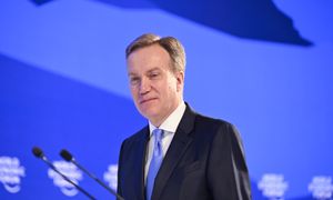 Szef forum w Davos w aktach Epsteina. 120 wiadomości. Będzie podstępowanie