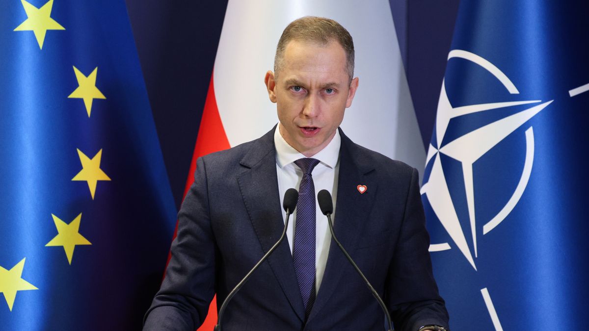 Cezary Tomczyk
Szymon Pulcyn
briefing prasowy, konferencja prasowa, ministerstwo, ministerstwo obrony narodowej, podpisanie umowy o wsp�pracy, wsp�praca, polityk, polityka, umowa