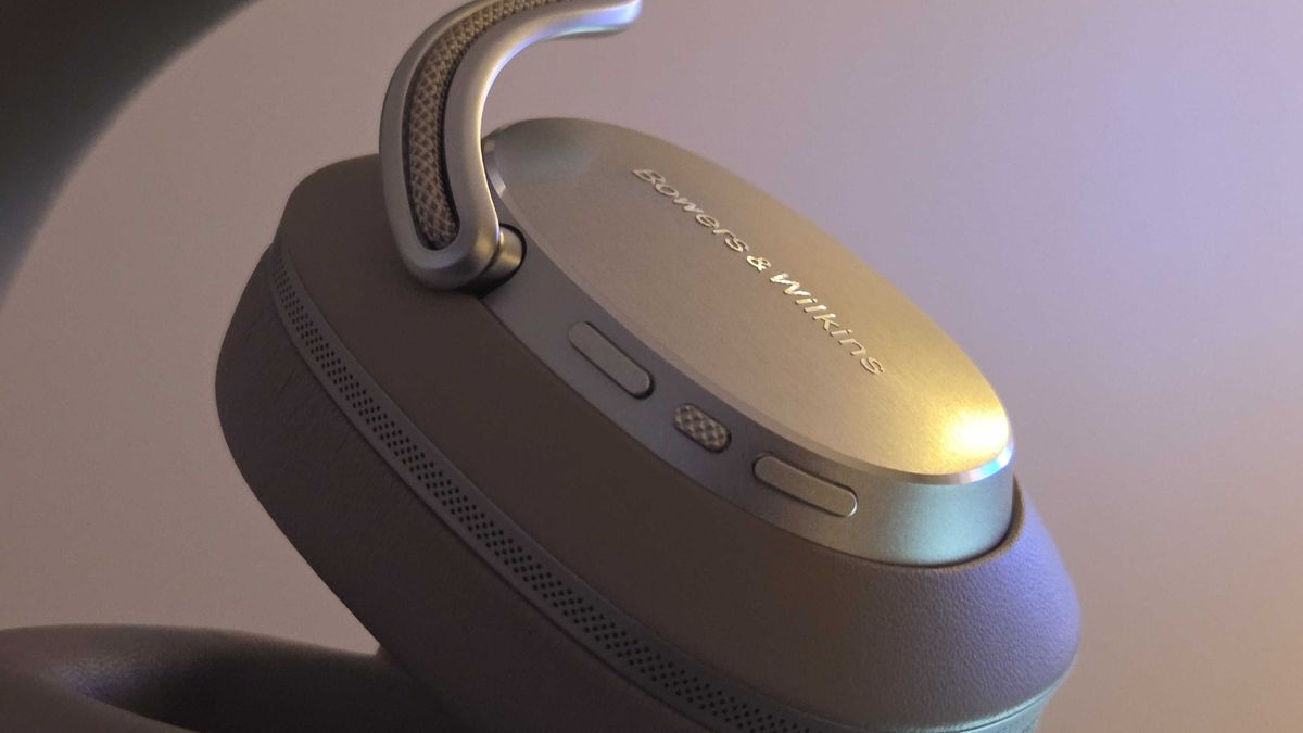 Bowers & Wilkins Px8 S2