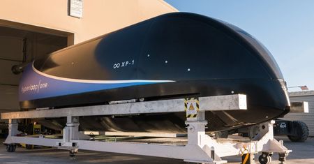 Hyperloop - kolej przyszłości coraz bliżej. Są pierwsze terminy budowy