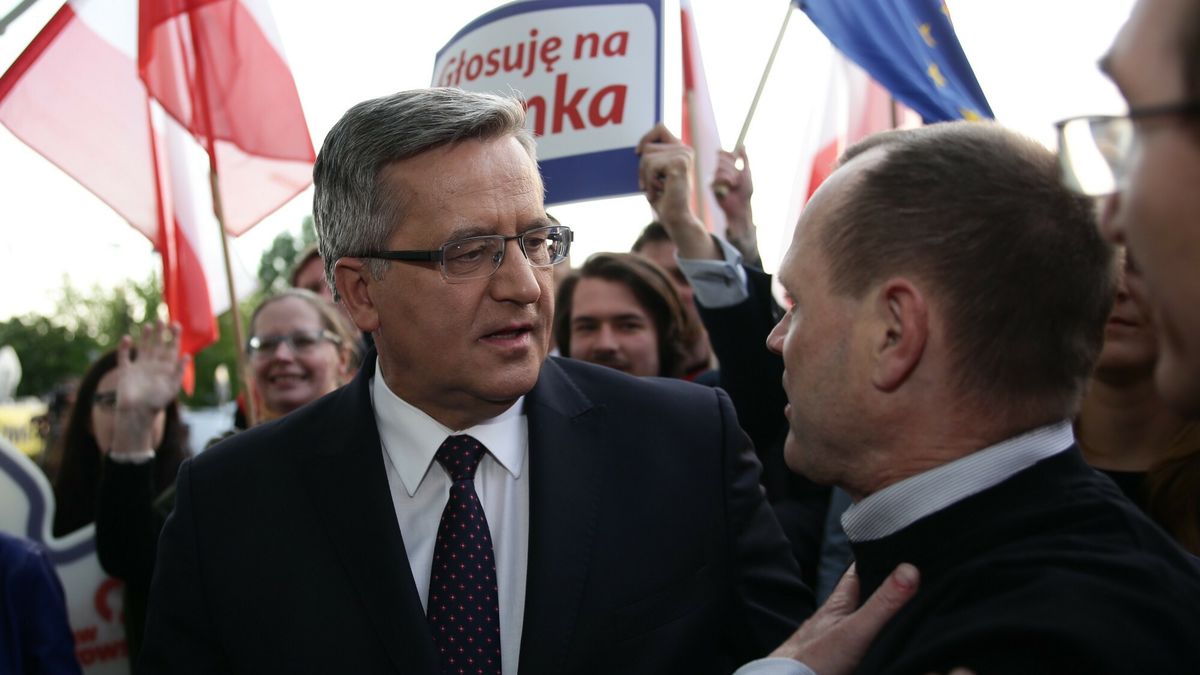 Bronisław Komorowski w 2015 przed debatą prezydencką w TVP