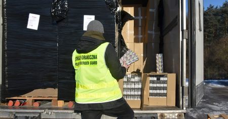Ogromna akcja służb: przejęto ponad 7 milionów nielegalnych papierosów. Towar wart 20 mln zł w rękach KAS i SG