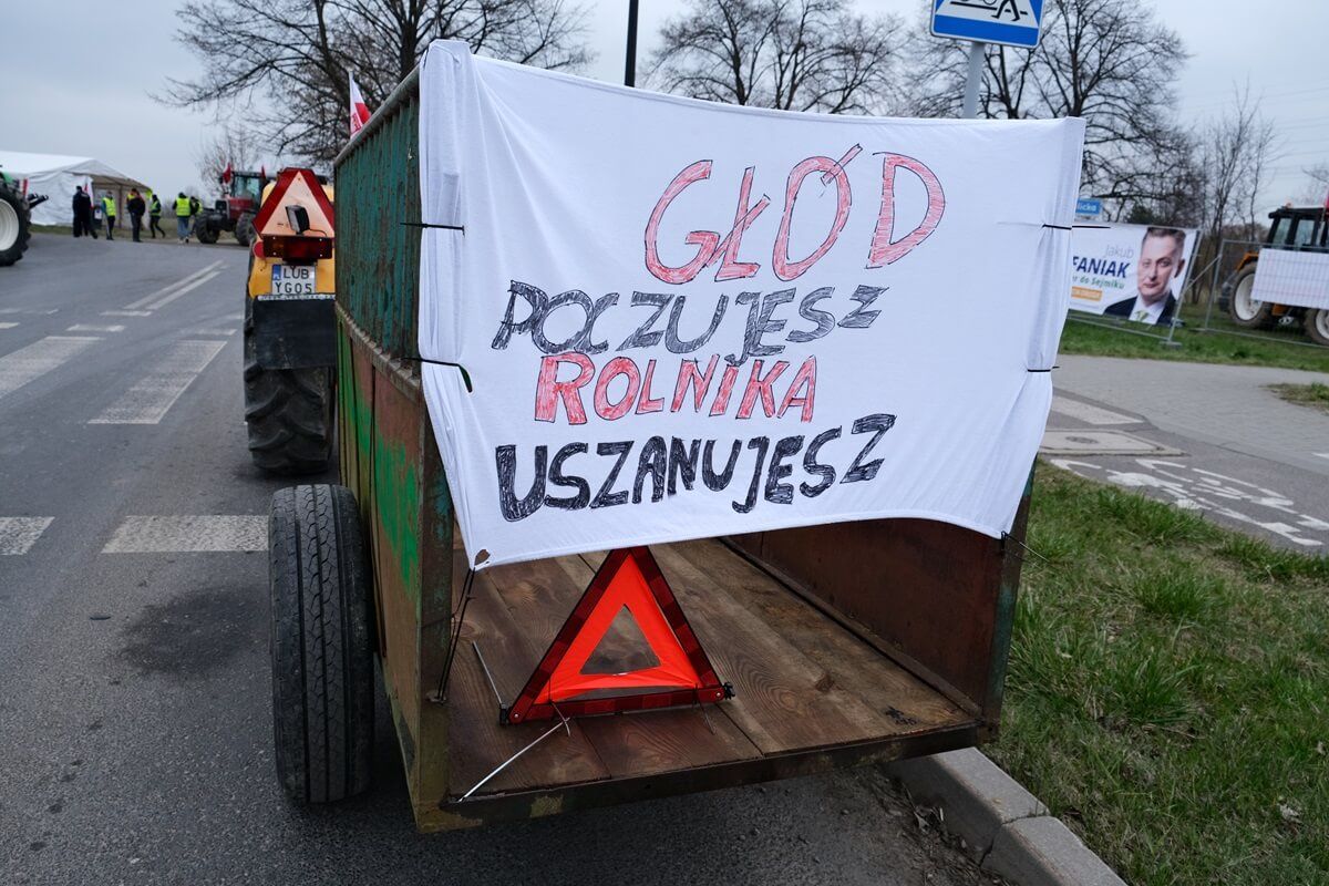 Protest rolników w Lublinie na skrzyżowaniu Zemborzycka - Osmolicka - Żeglarska